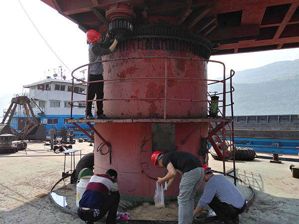 5cbe5c31ba116.jpg 設(shè)備漏油應(yīng)急演練.jpg